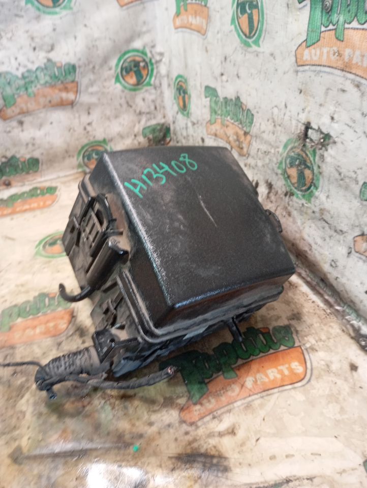 2013 Hyundai SANTA FE Fuse Box, Engine