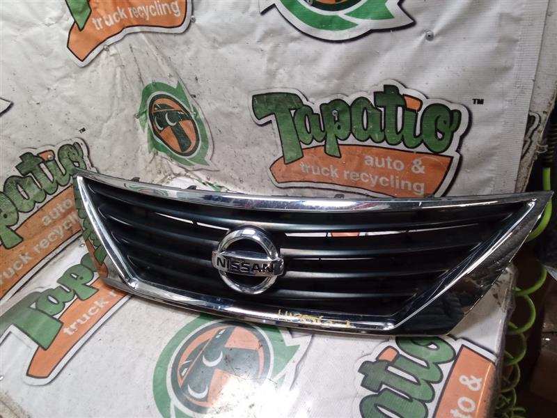 2012 Nissan VERSA Grille