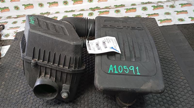 2015 General Motors EQUINOX Air Cleaner
