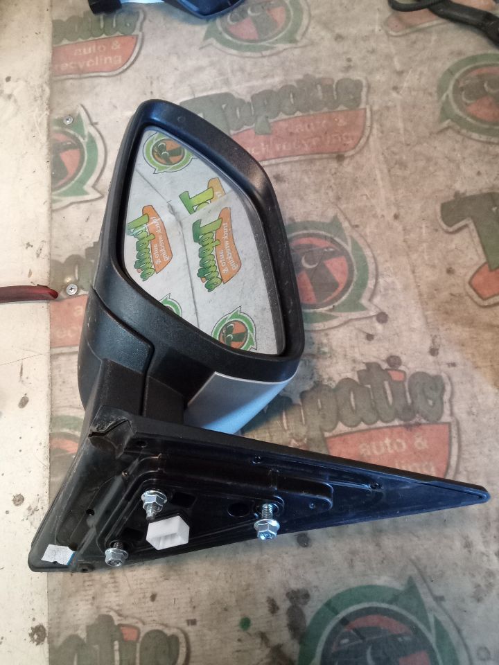 Used 2021 Hyundai VENUE Side View Mirror - Stock #H13498