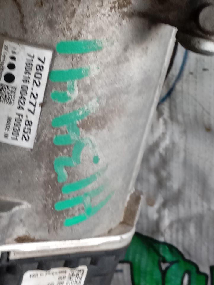 Part image 13