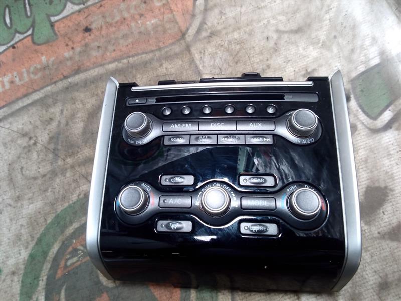 2014 Nissan PATHFINDER Temp Control