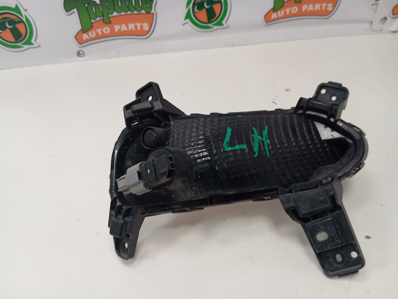 Part image 3