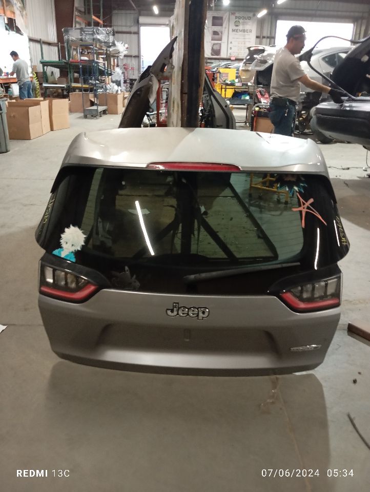 2020 Jeep CHEROKEE Decklid  Tailgate