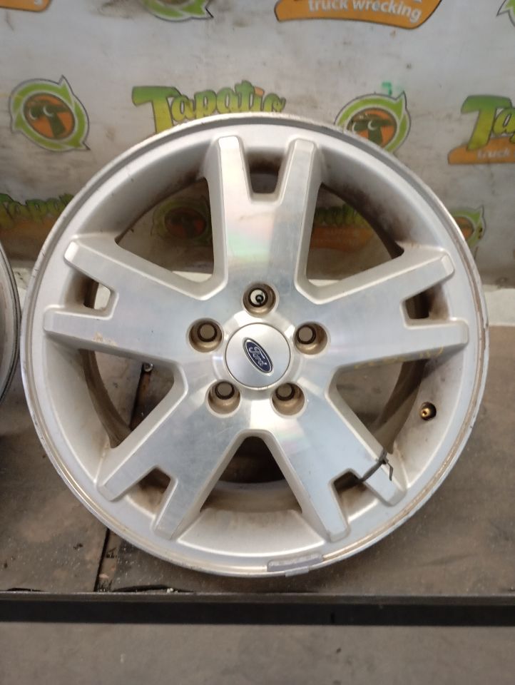 2010 Ford EXPLORER Wheel