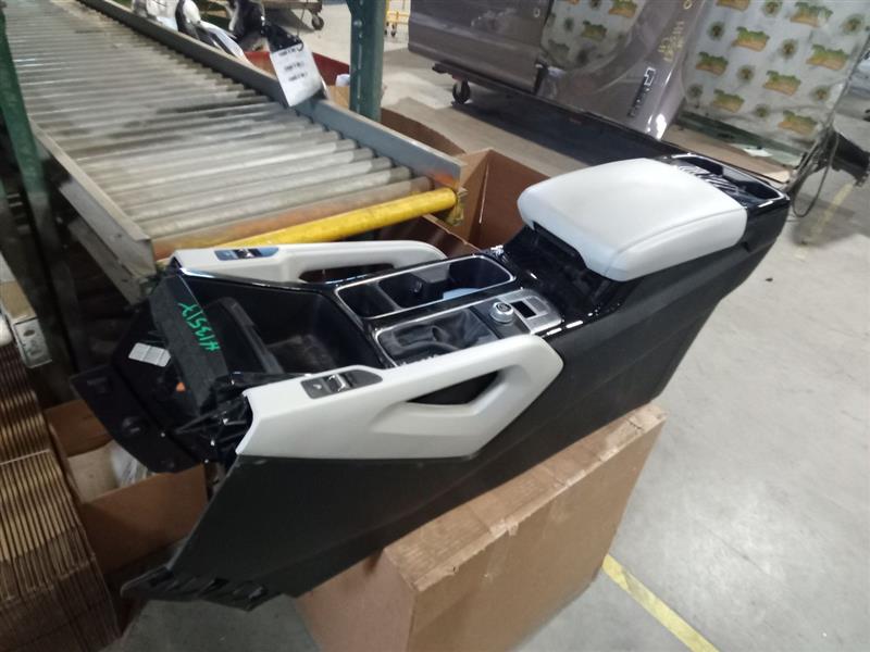 2021 Kia TELLURIDE Console, Front