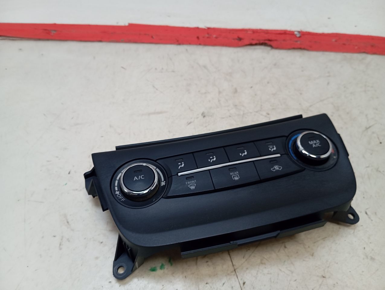 2019 Nissan SENTRA Temp Control