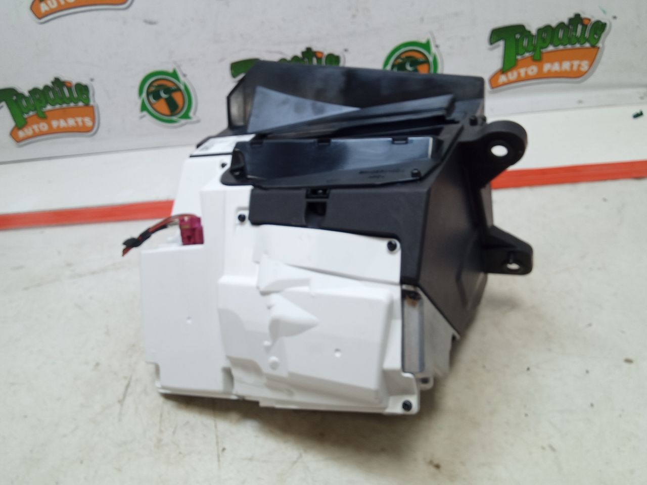 Part image 4