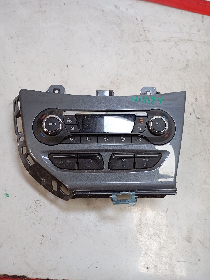 Used 2012 Ford FOCUS automatic temperature control (dual zone) - Stock #H14194