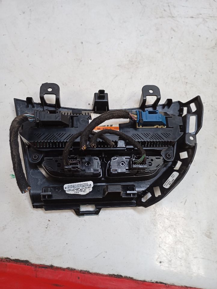 Used 2012 Ford FOCUS automatic temperature control (dual zone) - Stock #H14194