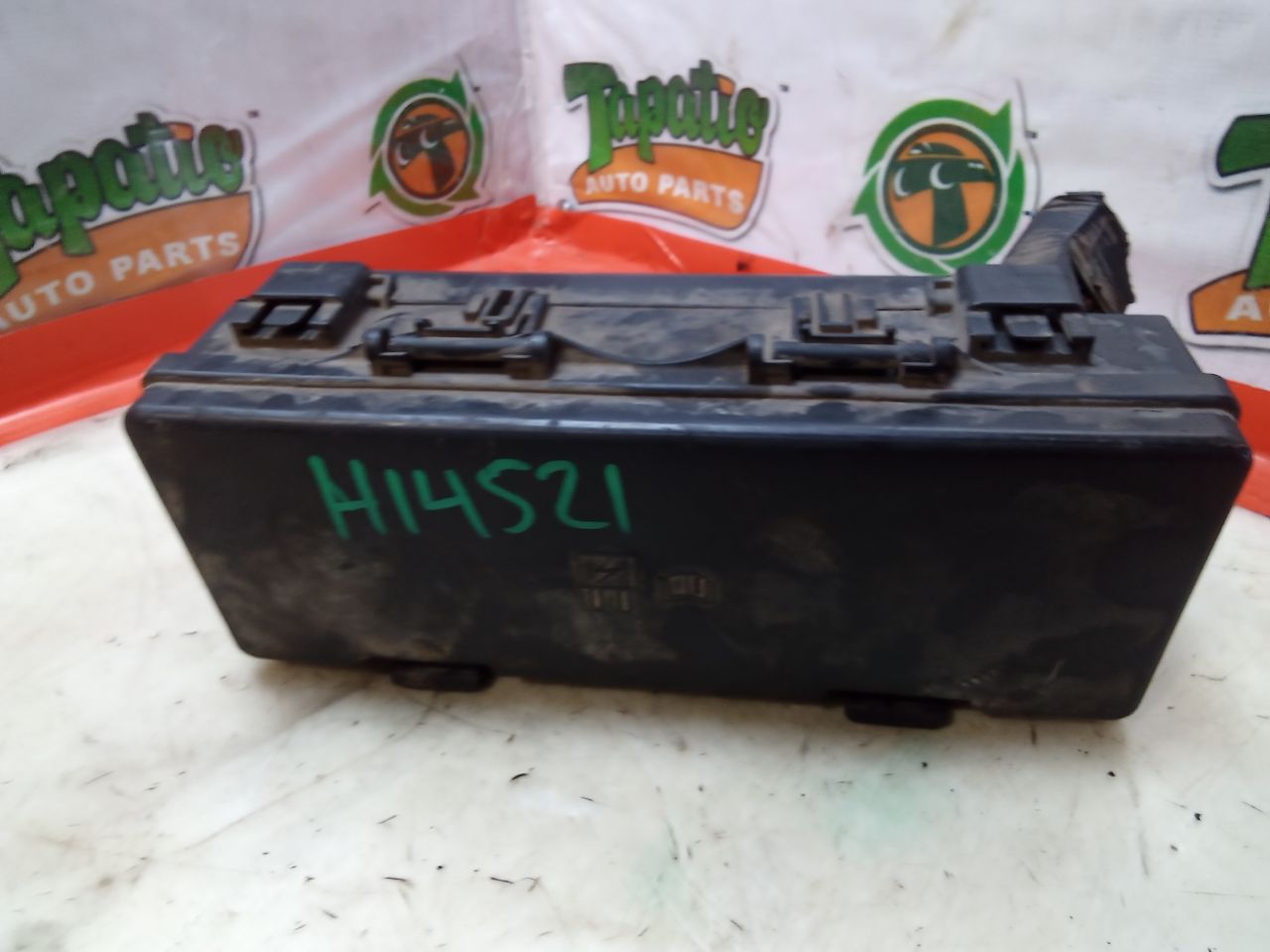 2012 Mercedes-Benz MERCEDES E-CLASS Fuse Box, Engine