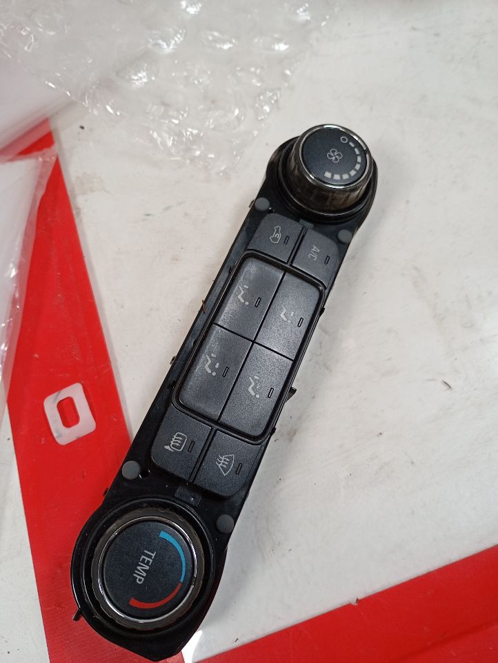 Used 2014 General Motors SILVERADO 1500 PICKUP Temp Control - Stock #H14678