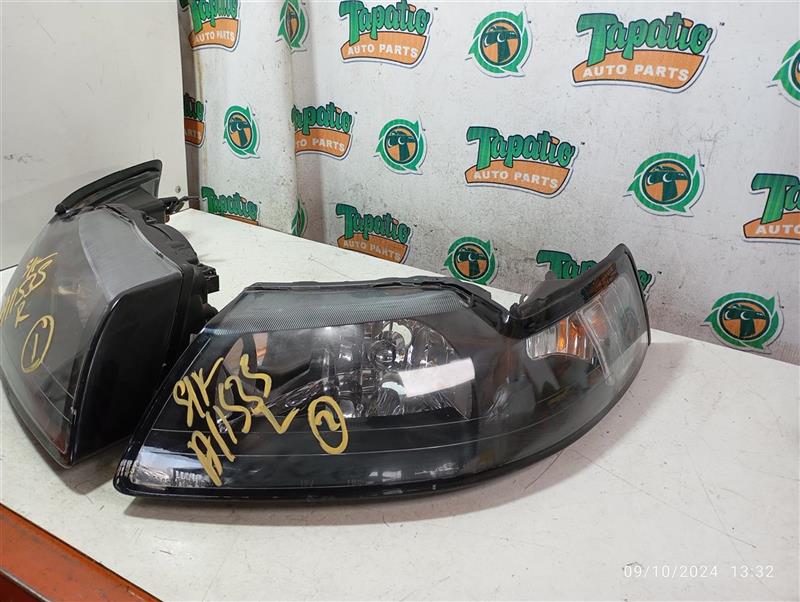 2003 Ford MUSTANG Headlamp Assembly
