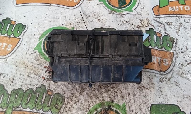 2000 Ford EXCURSION Fuse Box, Engine