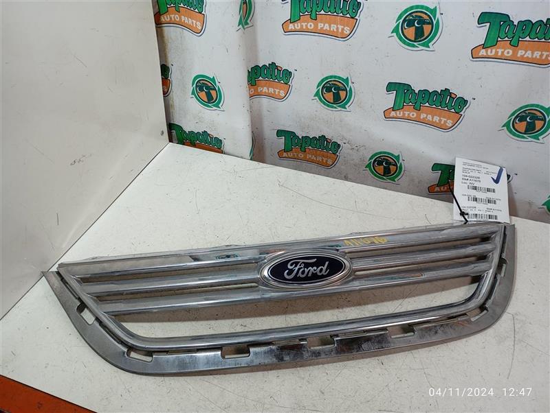 2013 Ford FIESTA Grille