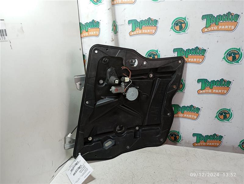 2012 Nissan ROGUE Door Window Reg, Fr