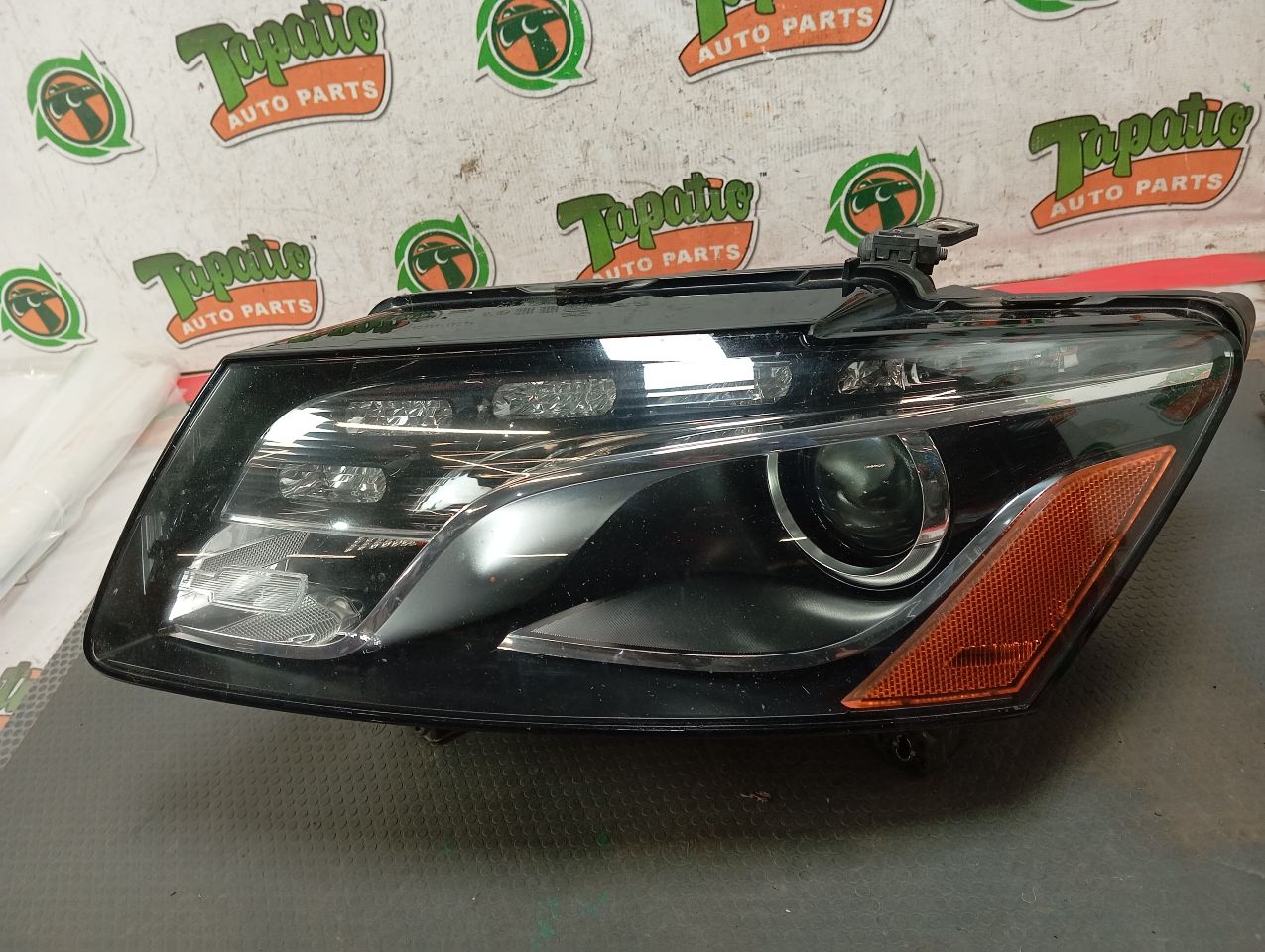 2010 Audi AUDI Q5 Headlamp Assembly
