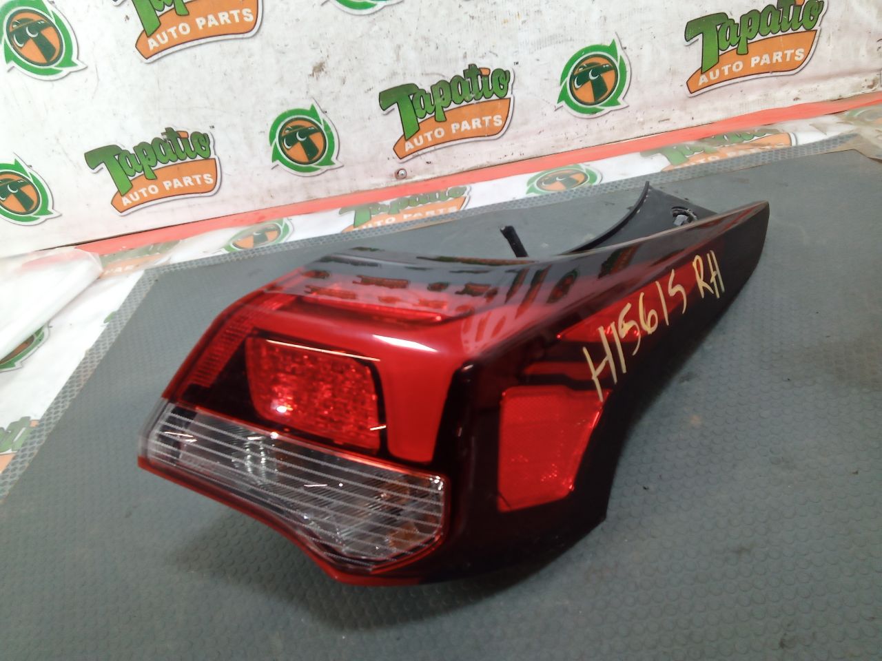 2019 Hyundai VELOSTER Tail Lamp