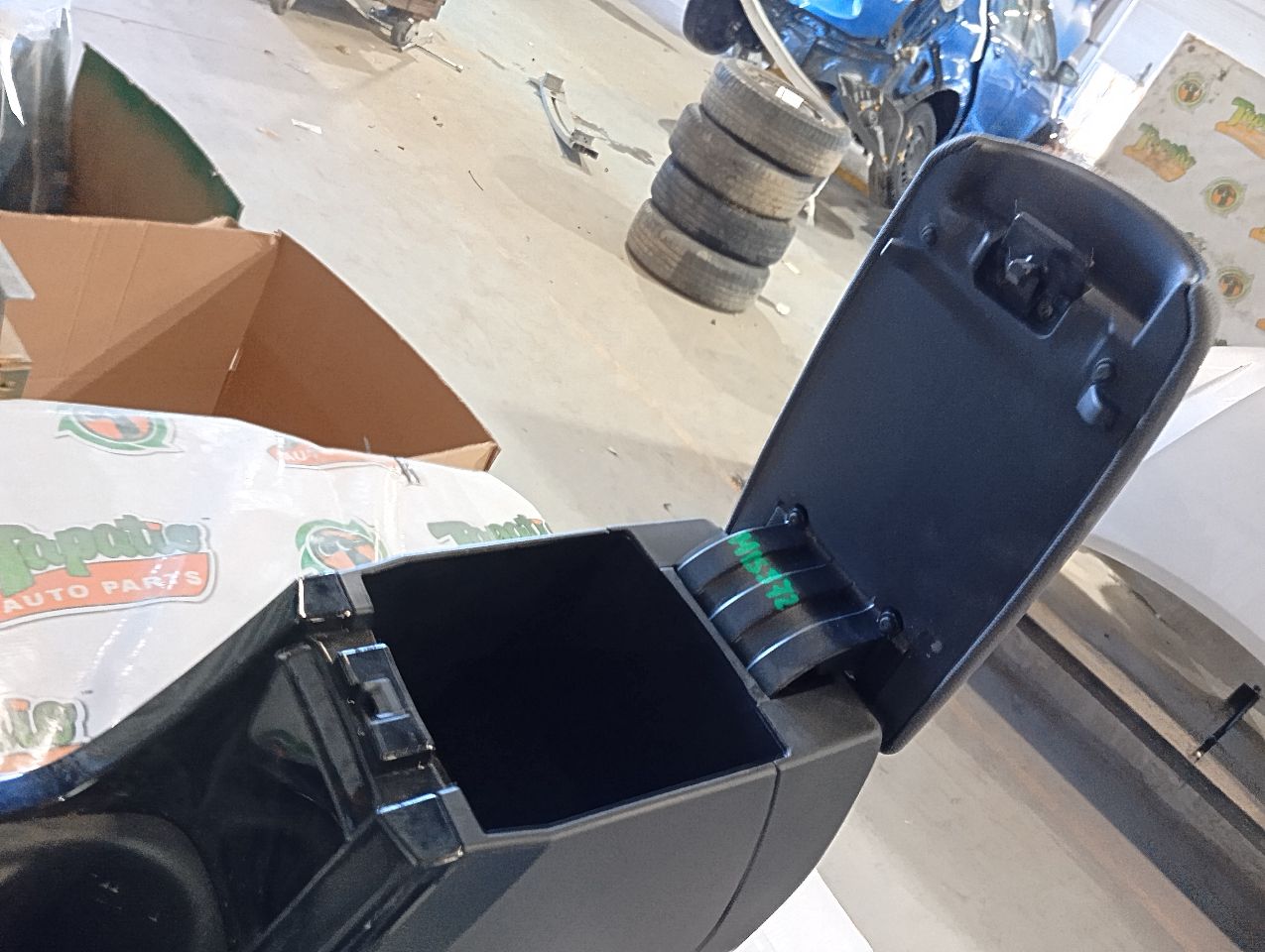 Part image 3