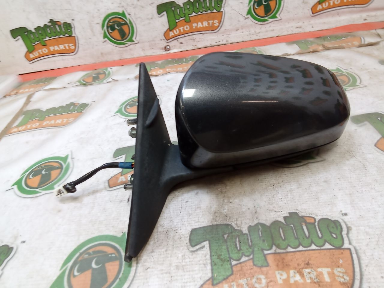 Used 2013 Toyota CAMRY w/o blind spot alert - Stock #H15815