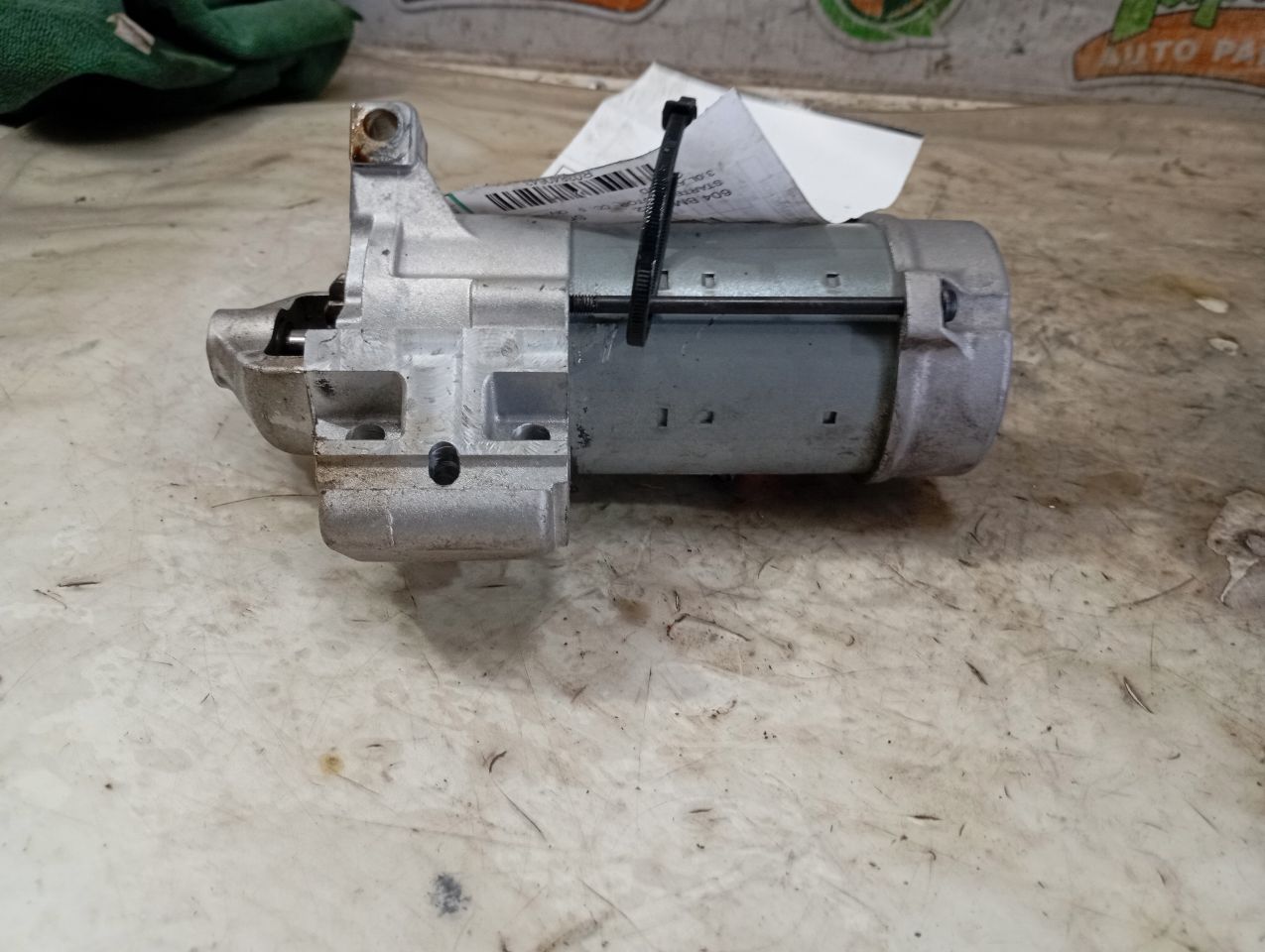 Part image 3