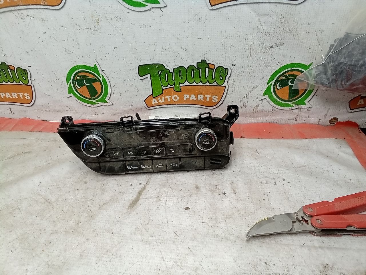 2024 Hyundai ELANTRA Temp Control