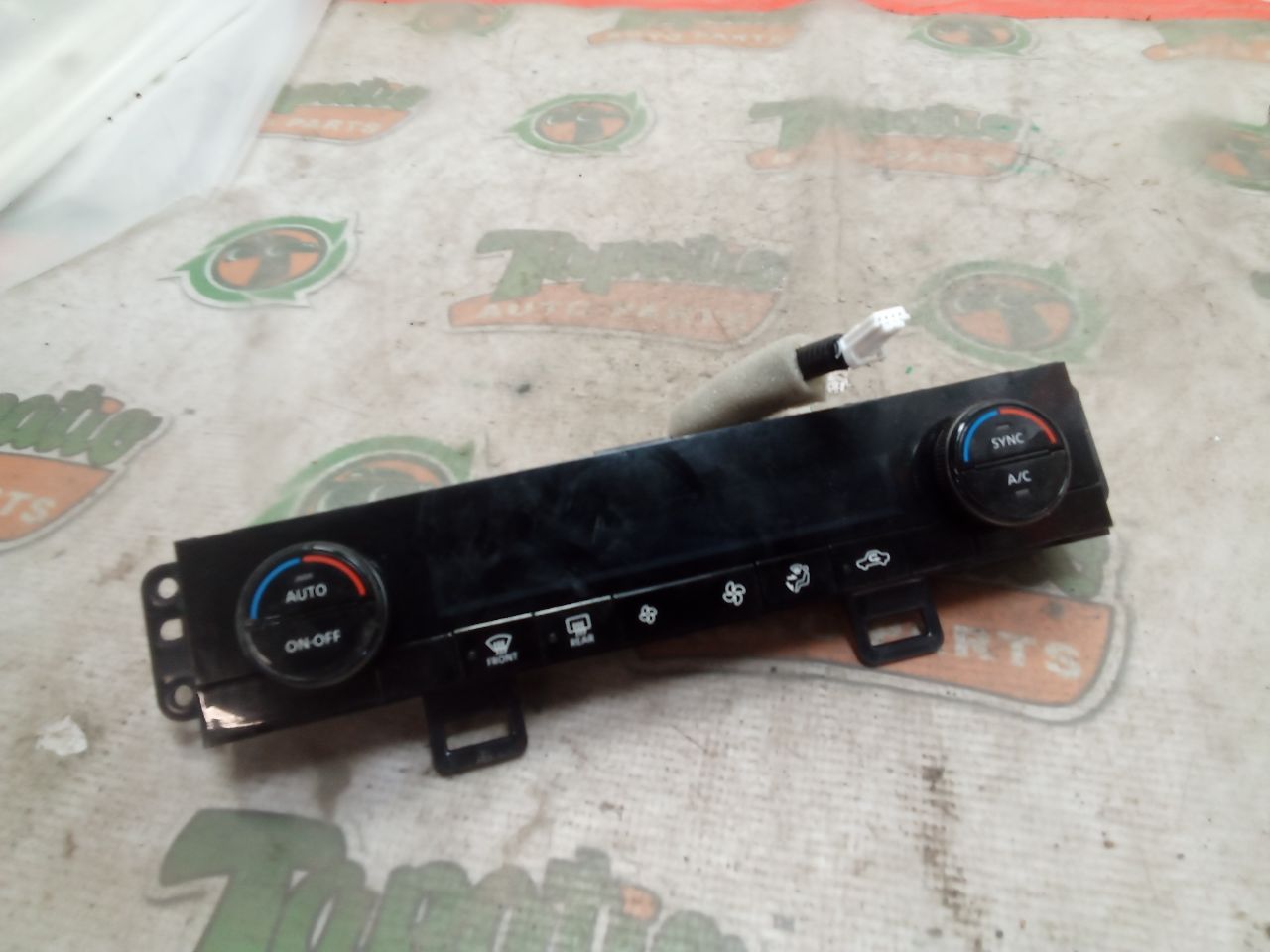 2023 Nissan ROGUE Temp Control