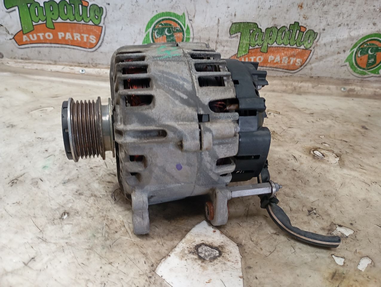 Used 2013 Volkswagen GOLF Alternator - Stock #H16575