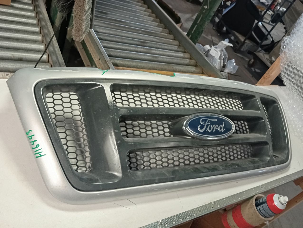 2004 Ford FORD F150 PICKUP Grille
