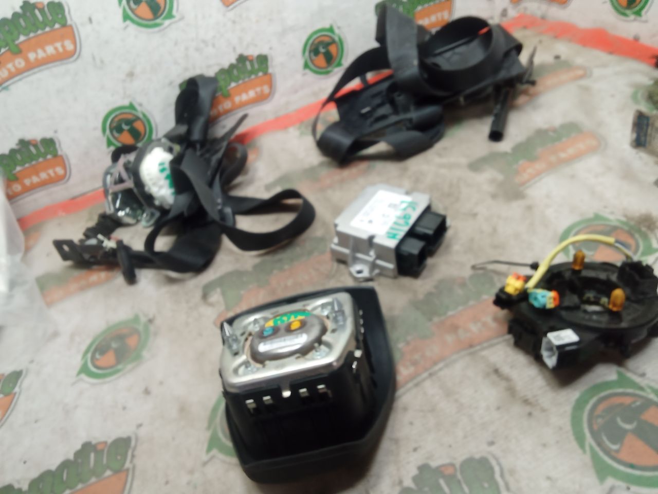 Part image 3