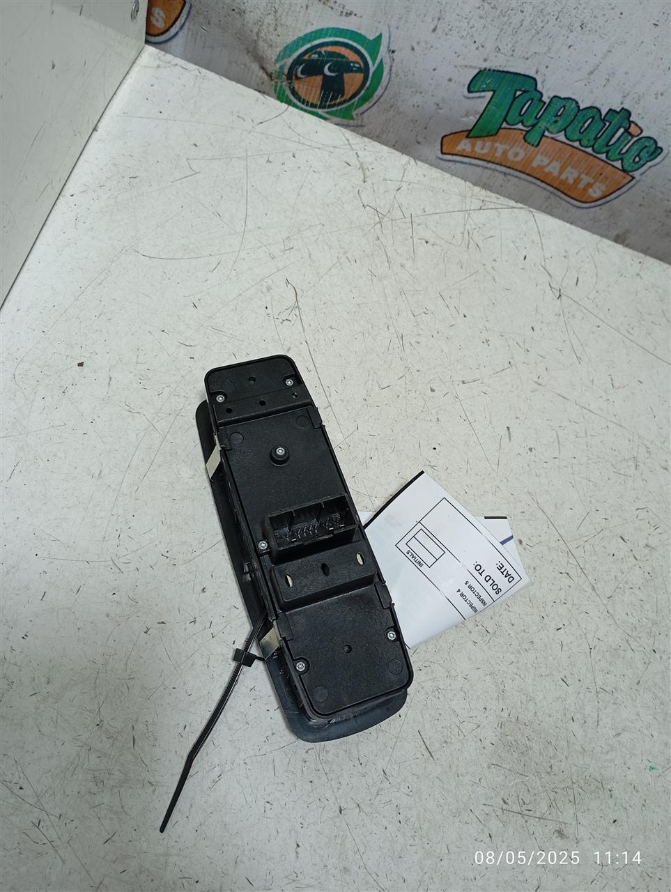Used 2015 Jeep CHEROKEE Front Door Switch - Stock #A12909