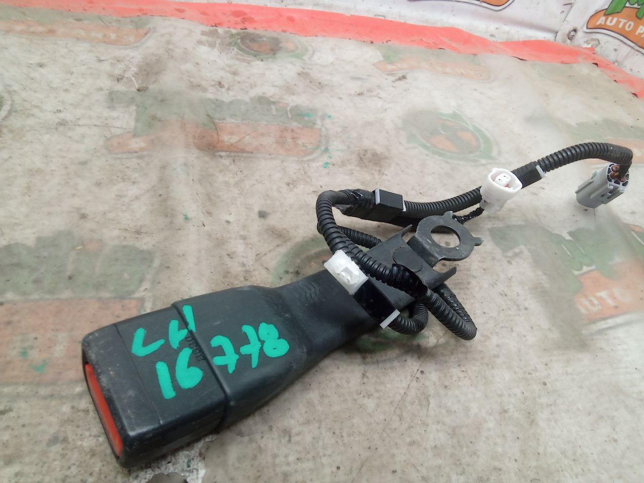 Used 2018 Toyota CAMRY buckle - Stock #H16778