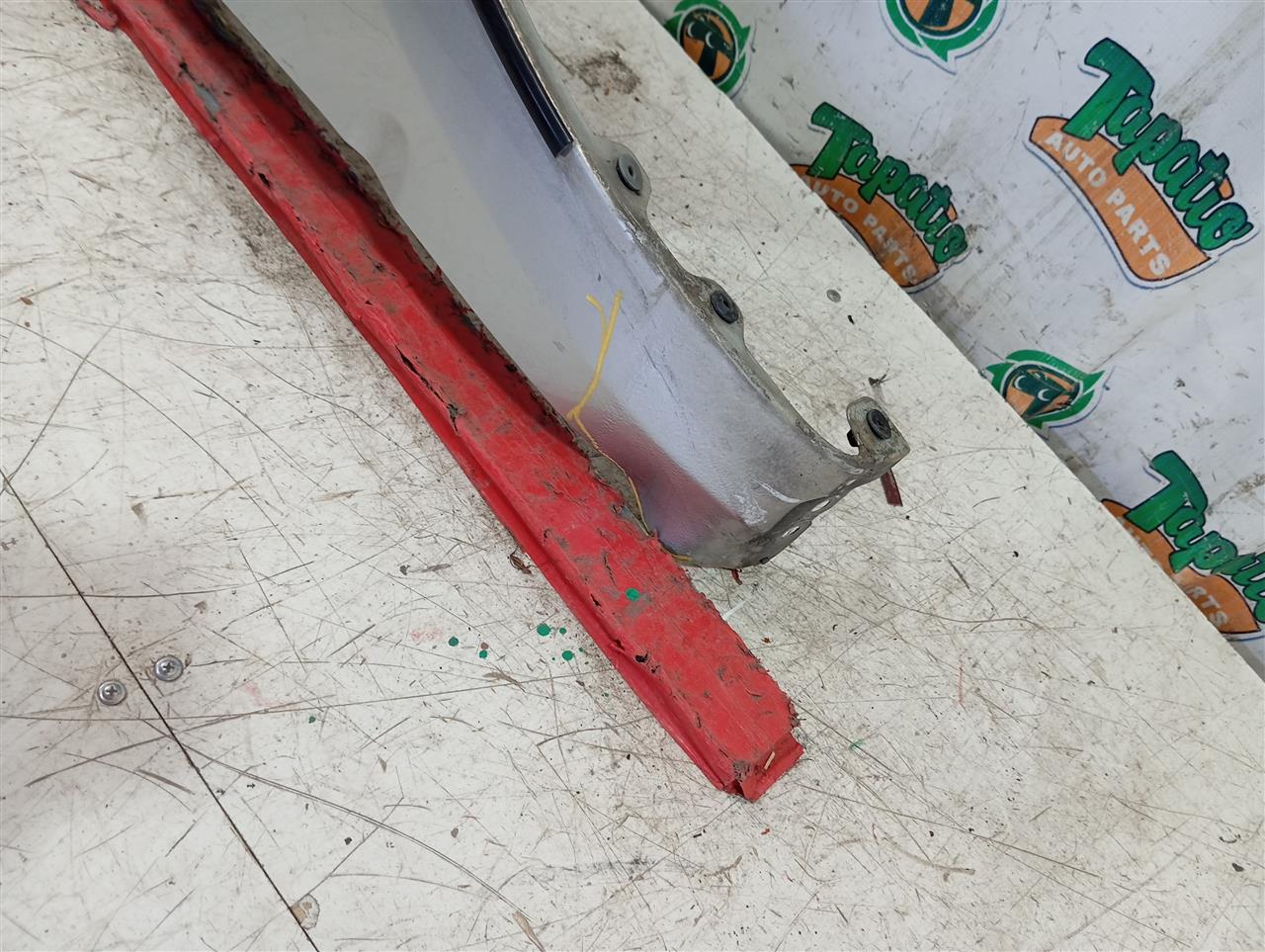Part image 3