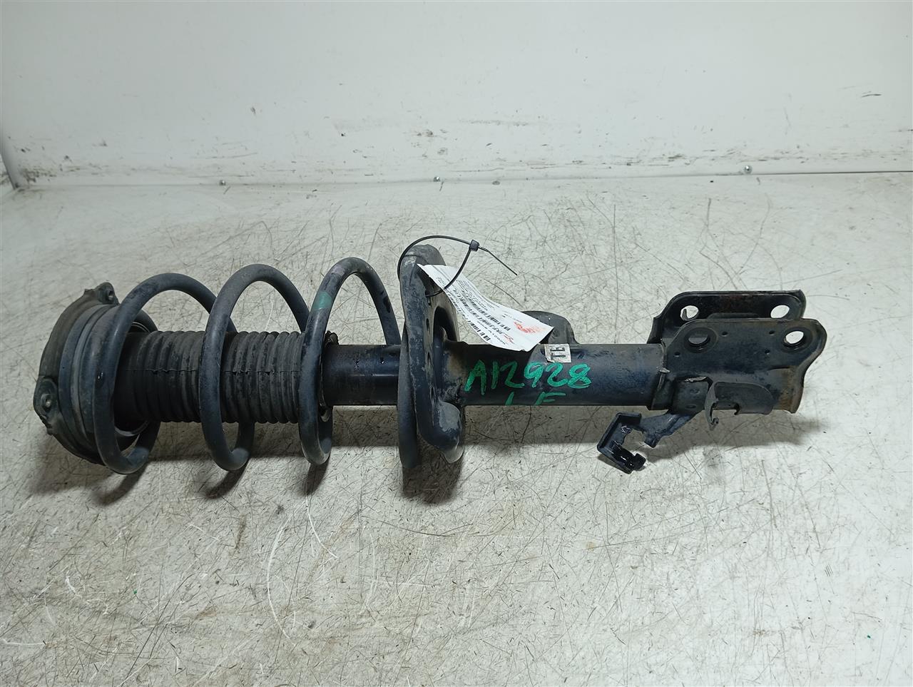 2011 Nissan JUKE Strut