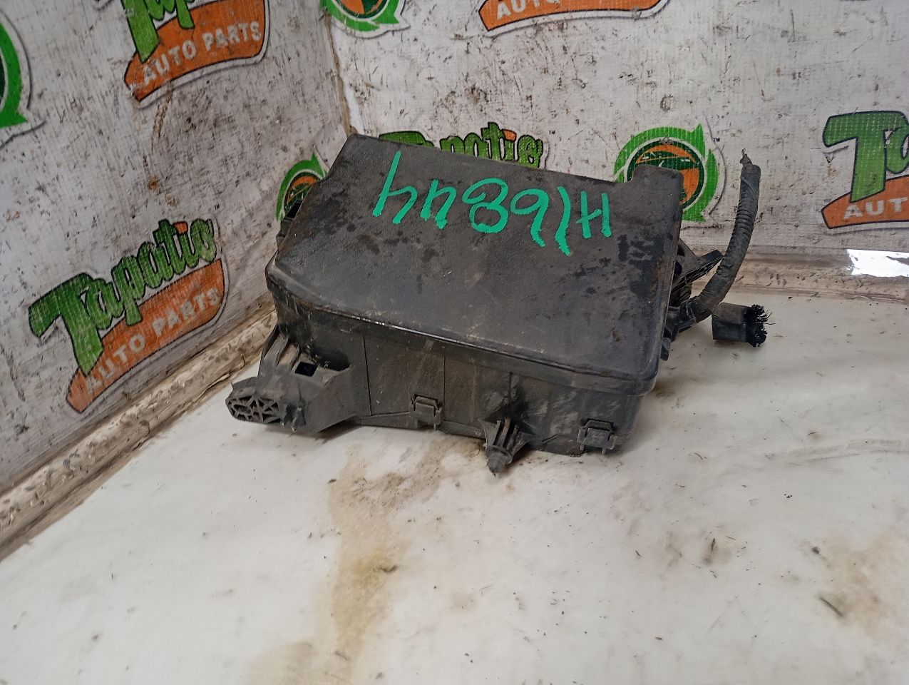 2013 Toyota PRIUS Fuse Box, Engine