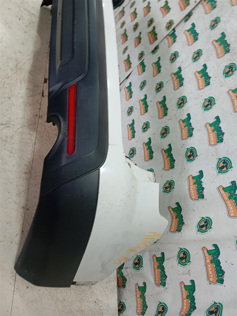 Part image 3