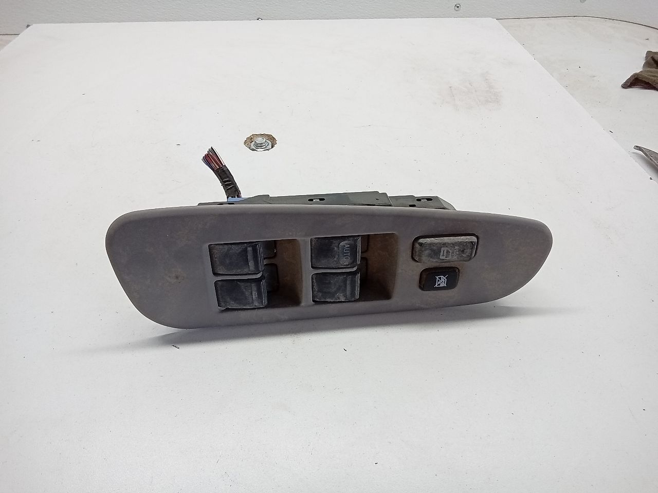 Used 2005 Toyota TUNDRA Front Door Switch - Stock #H16277