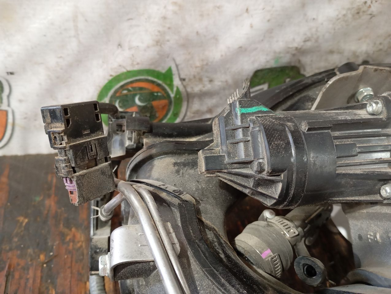 Part image 14