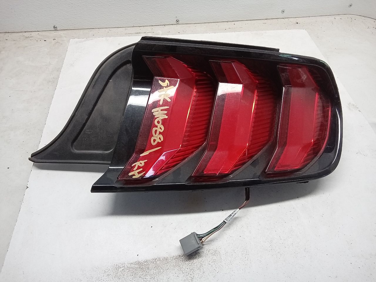 2020 Ford MUSTANG Tail Lamp