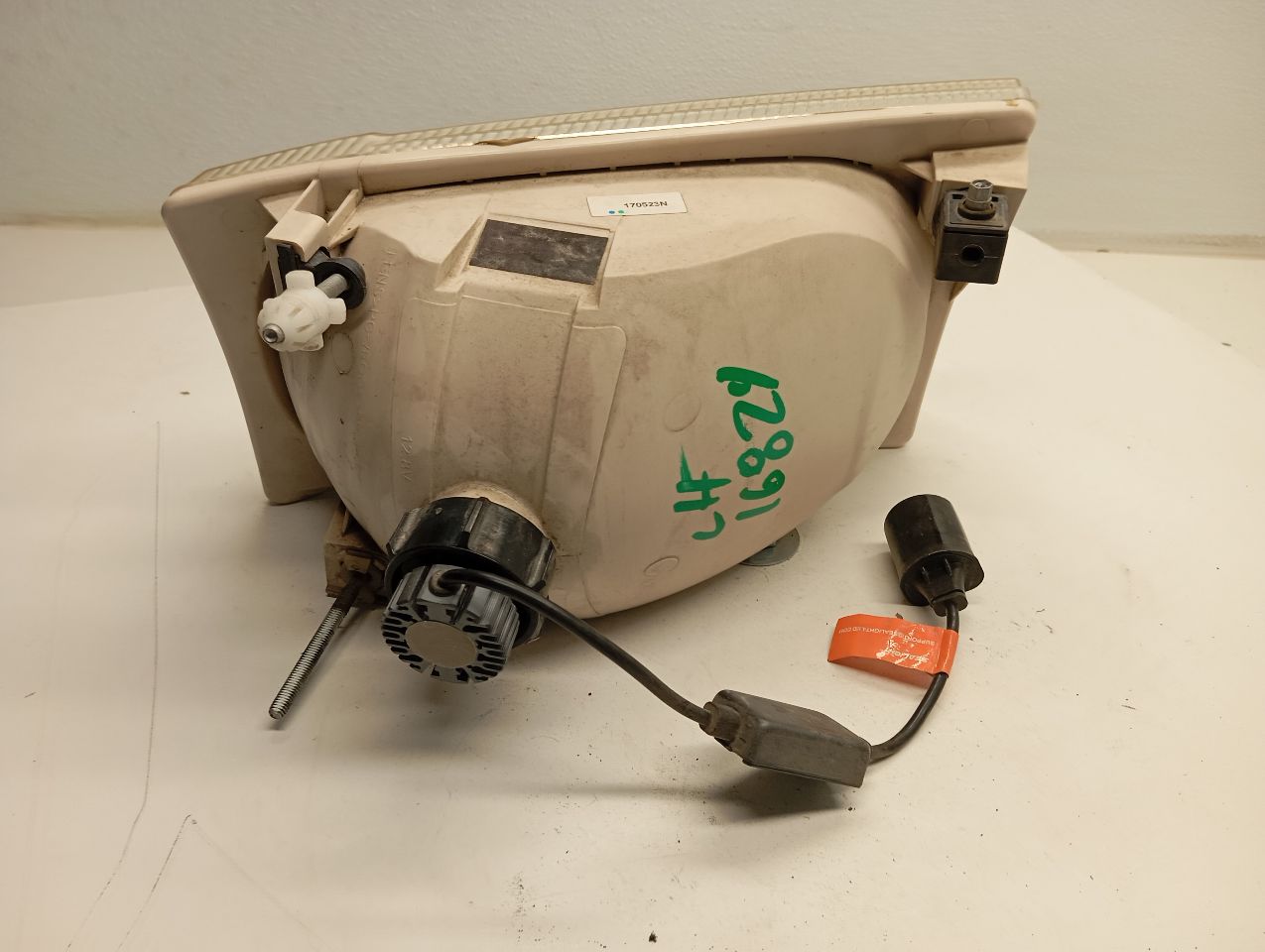 Part image 3