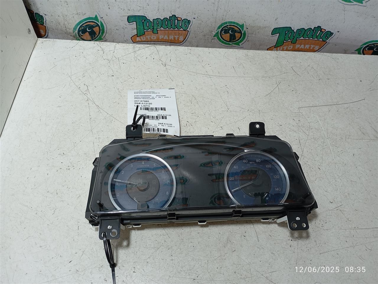 2016 Toyota CAMRY Speedo Head/Cluster