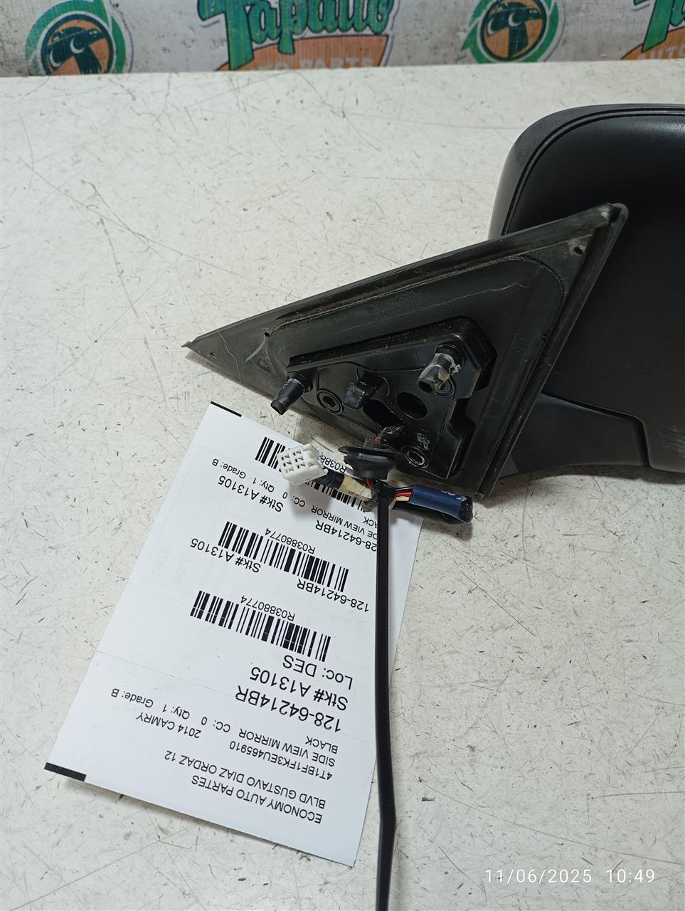 Used 2014 Toyota CAMRY w/o blind spot alert - Stock #A13105