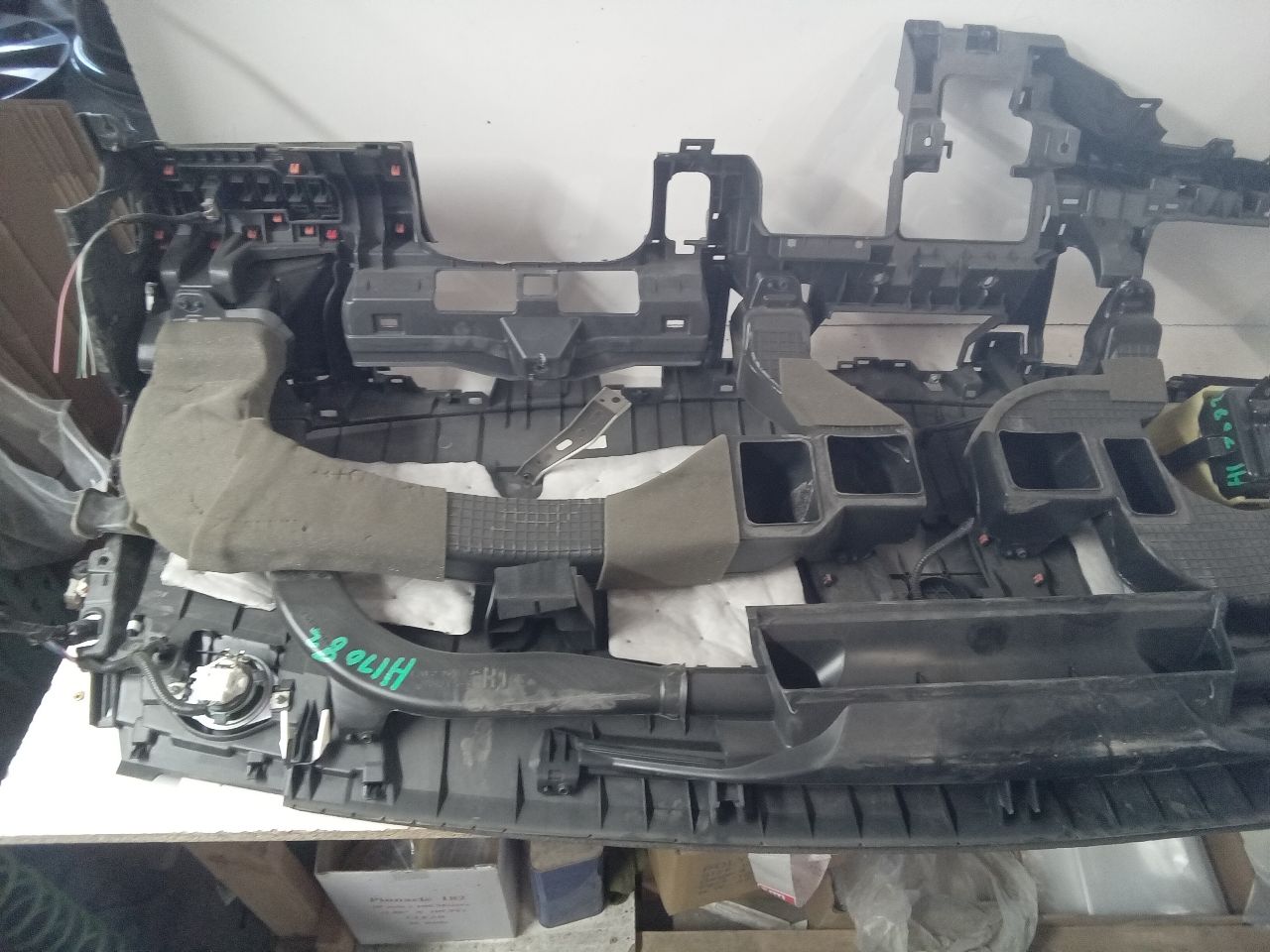 Part image 15