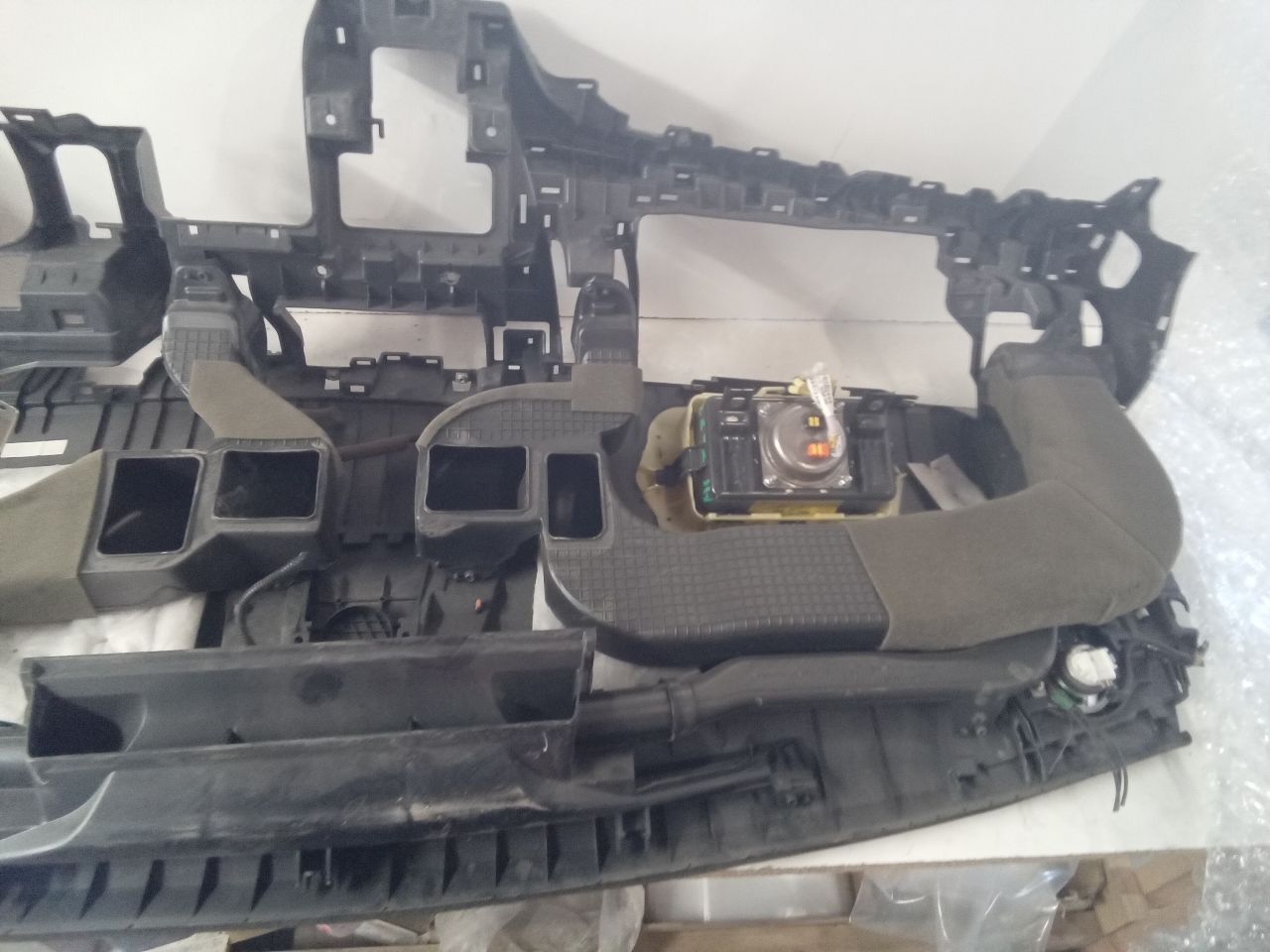 Part image 16