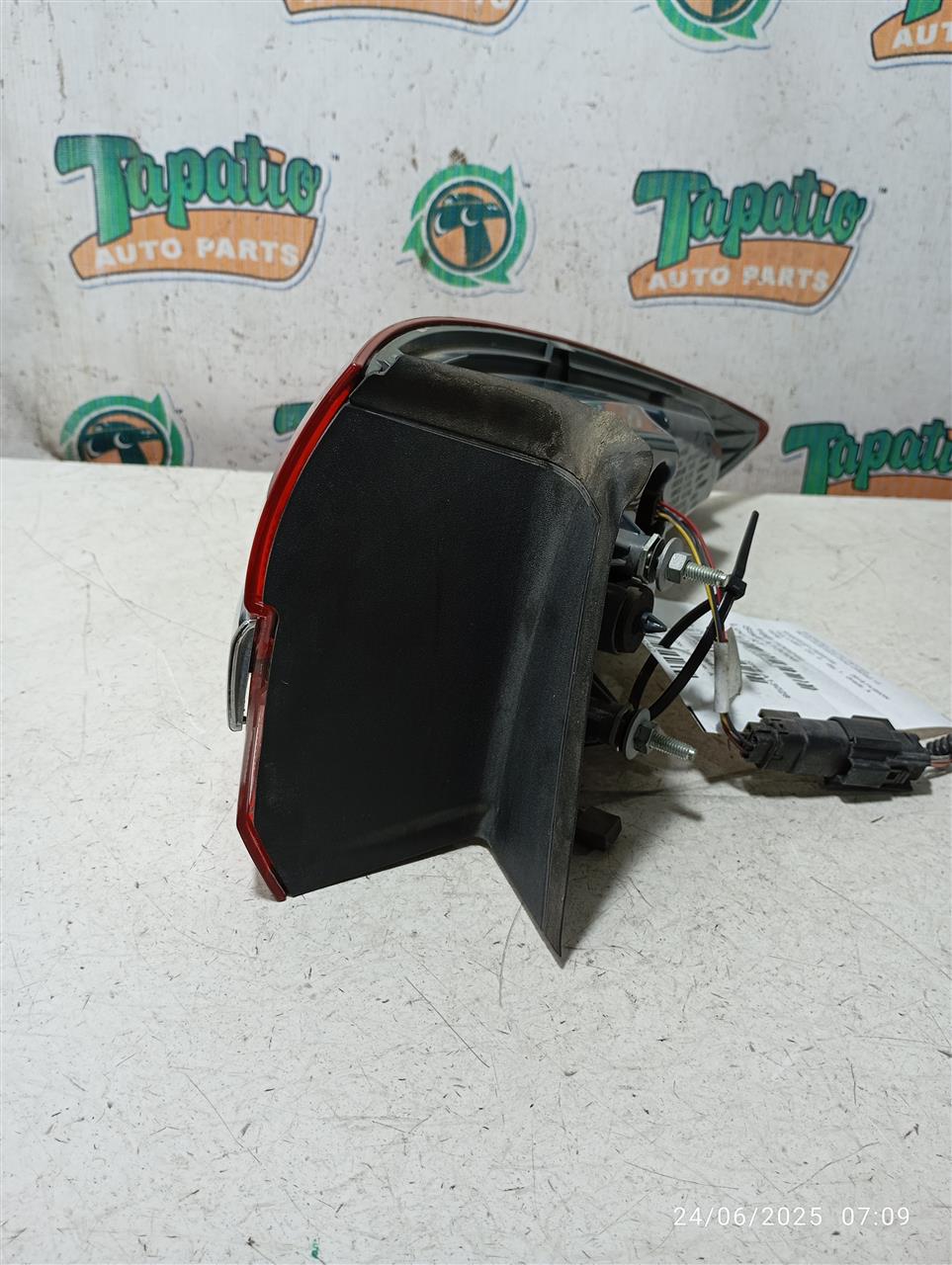 Part image 3