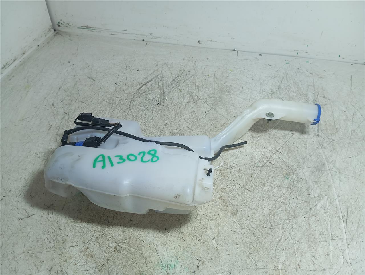 2018 Ford FUSION Wash Reservoir Assy