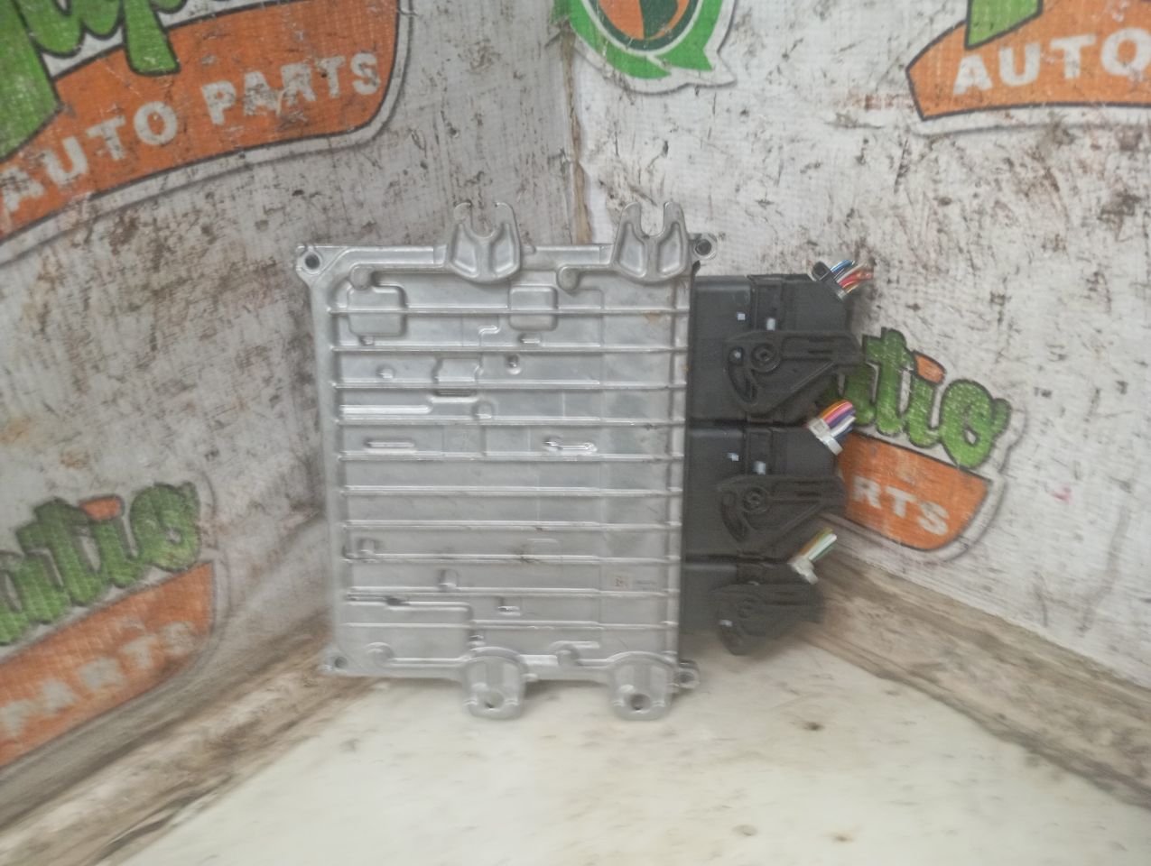 Part image 3