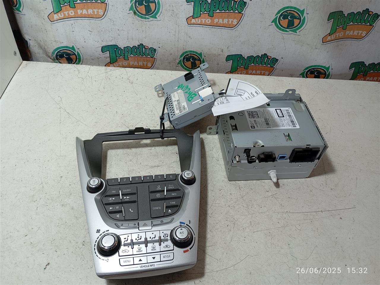 Used 2015 General Motors EQUINOX AM-FM-single CD-MP3-USB (opt UFU) - Stock #A13248
