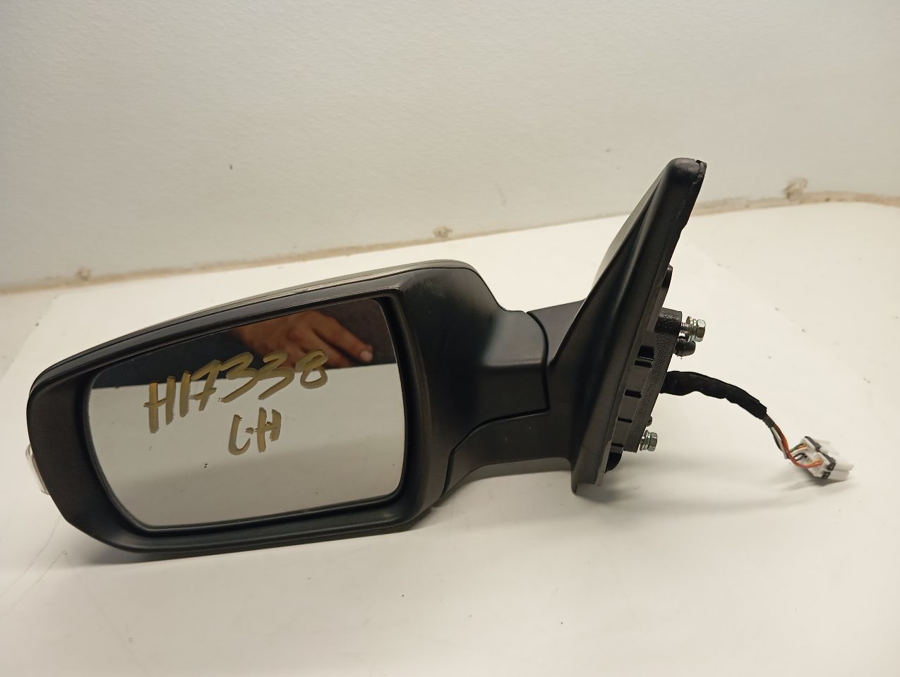 2011 Kia SORENTO Side View Mirror