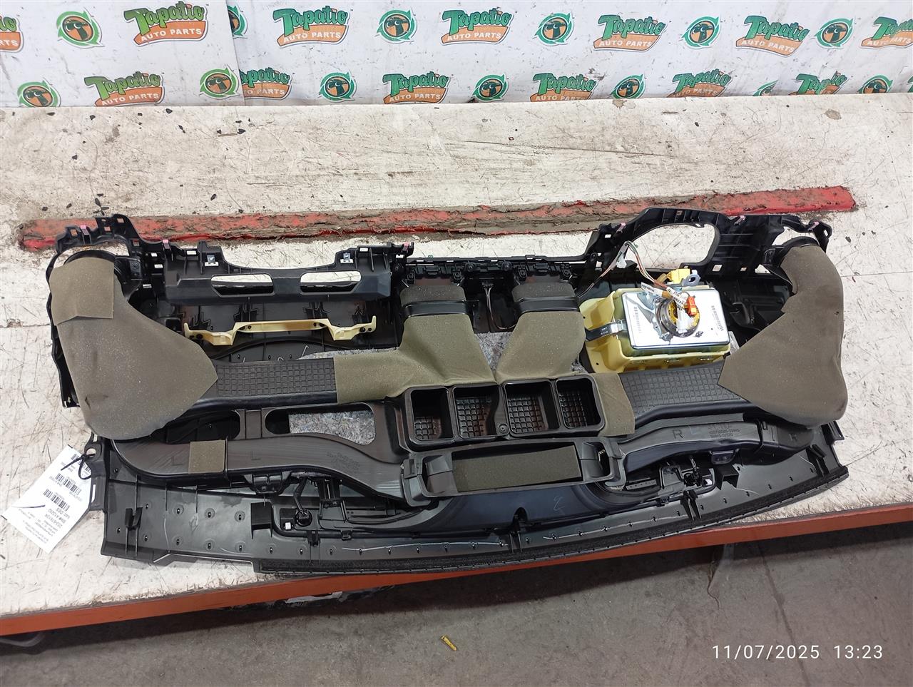 Part image 3